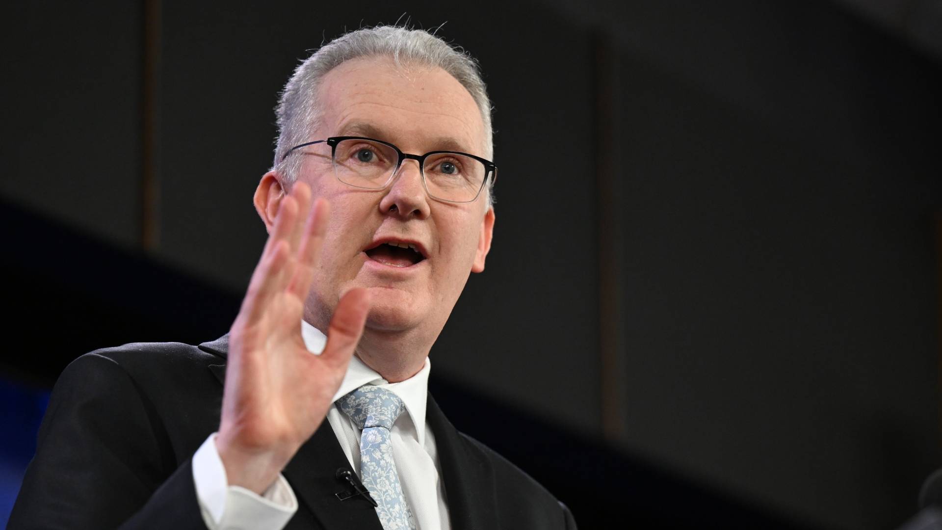 Backpacker visa ballot, student crackdown could “tear through” hospo sector